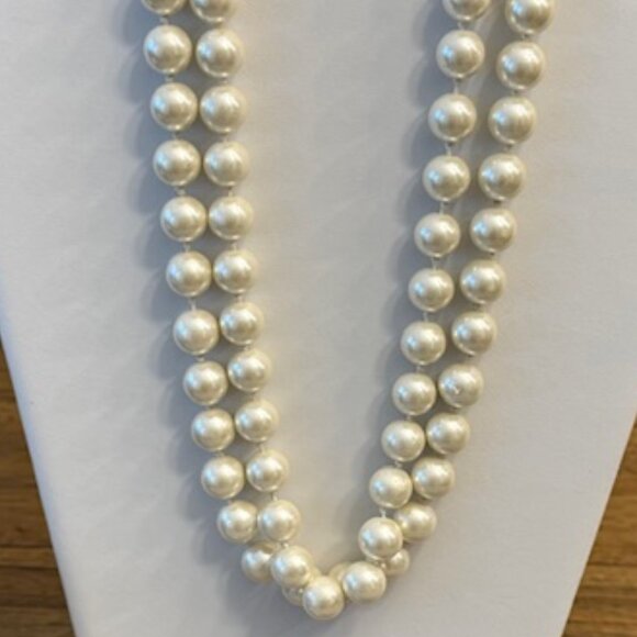CHARMING CHARLIE Double Strand Faux Pearl Necklace - Picture 2 of 8